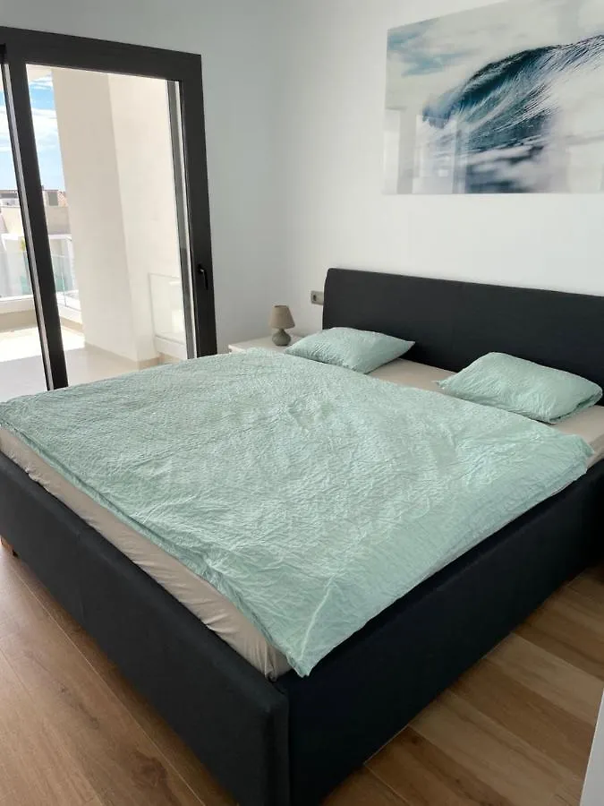 Modern 2 Beds Apartment In Alcaidesa Spain
